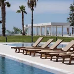 Hills & By Brown Hotel 4*