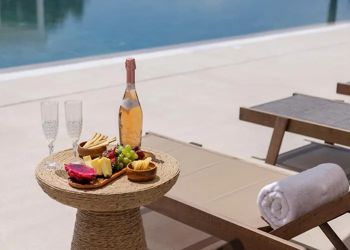 Hotel Hills & By Brown 4*