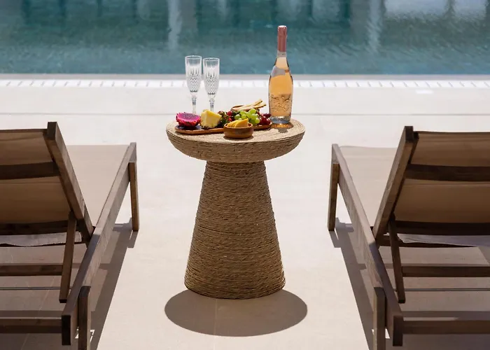 Hills & By Brown Paphos