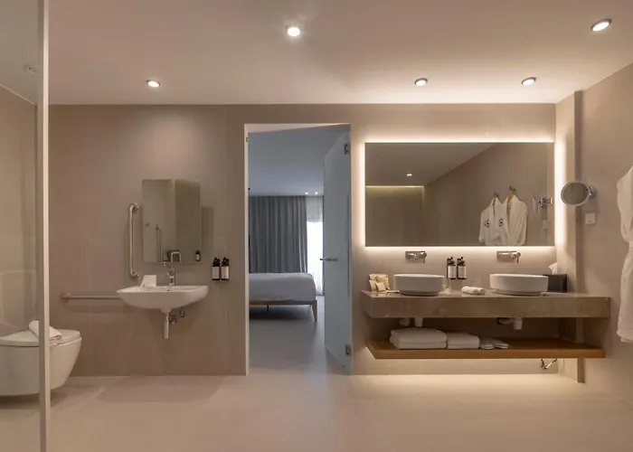 Hotel Hills & By Brown