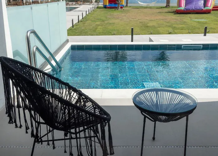 Hotel Hills & By Brown