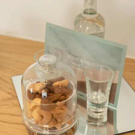 Hotel Hills & By Brown 4*