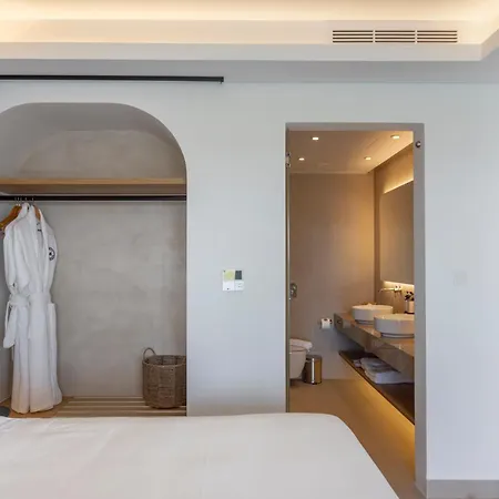 Hills & By Brown Paphos