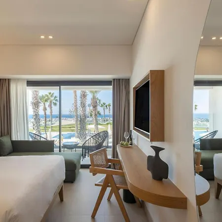 Hotel Hills & By Brown