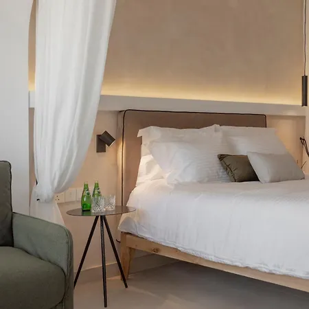 Hills & By Brown Otel Pafos