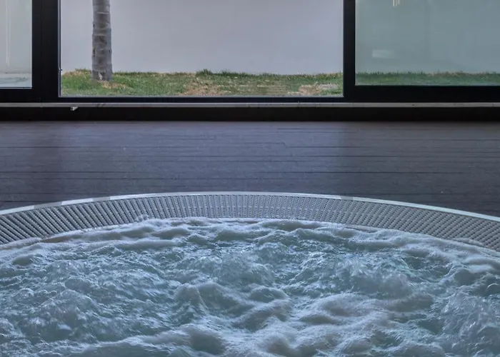 Hills & By Brown 4* Пафос