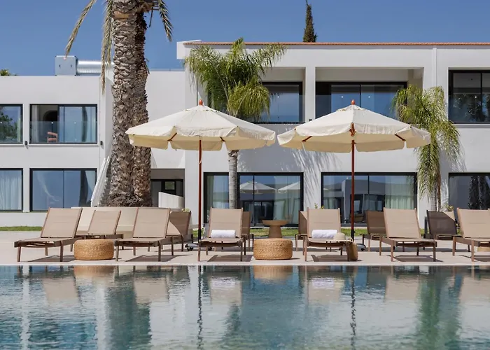 Hotel Hills & By Brown