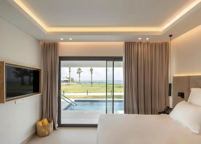 Hills & By Brown Пафос