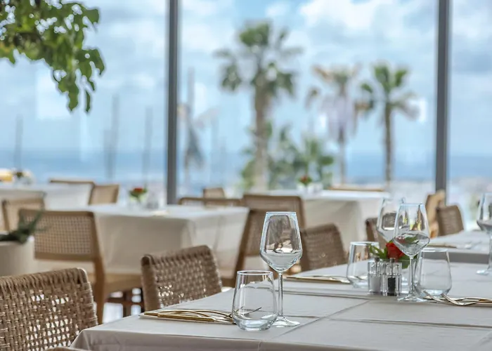 Hills & By Brown 4* Пафос