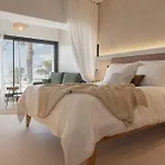 Hills & By Brown 4*