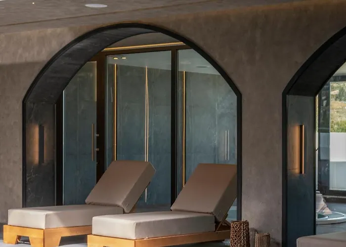 Hills & By Brown Πάφος