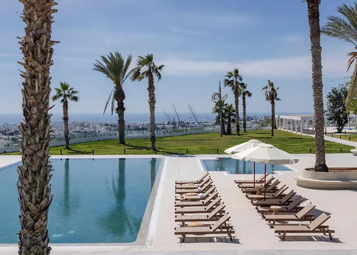 Hills & By Brown Ξενοδοχείο 4*