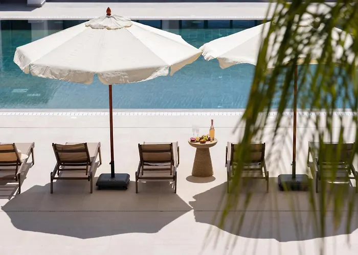 Hills & By Brown 4* Πάφος