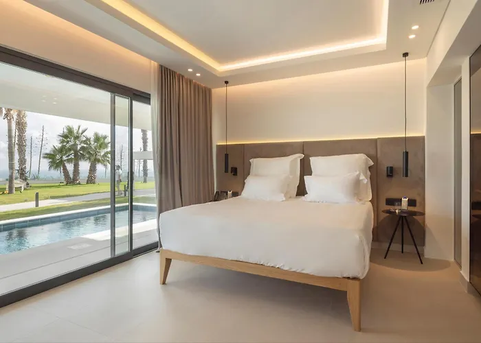 Hills & By Brown Πάφος