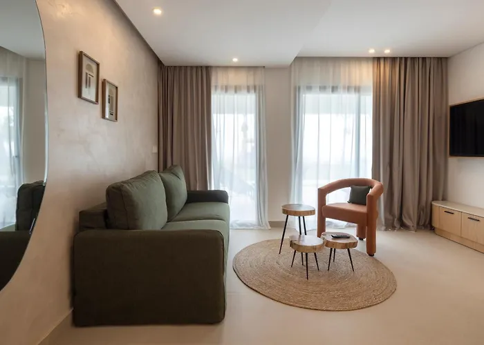 Hills & By Brown Ξενοδοχείο Πάφος